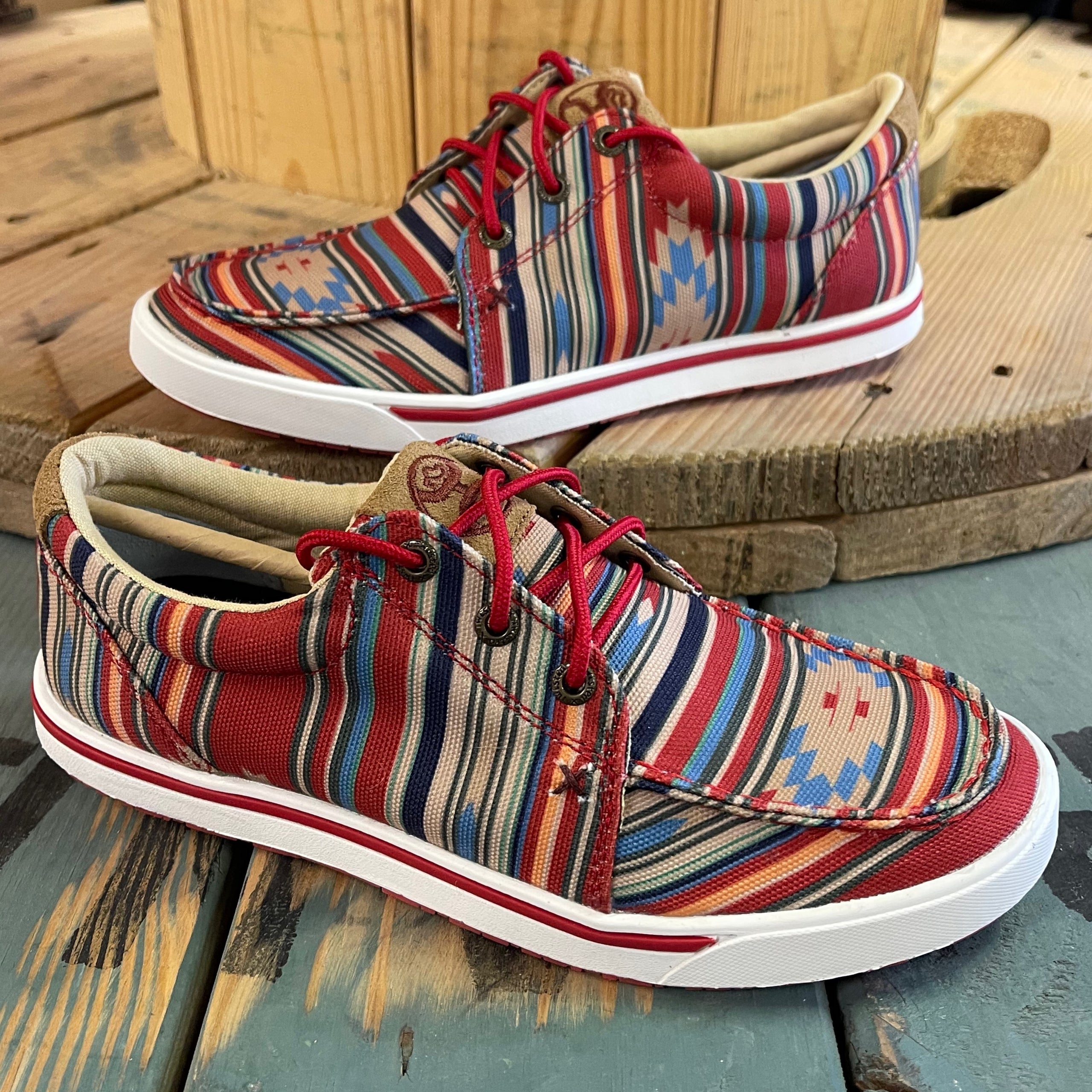 Women's twisted x hooey shoes top